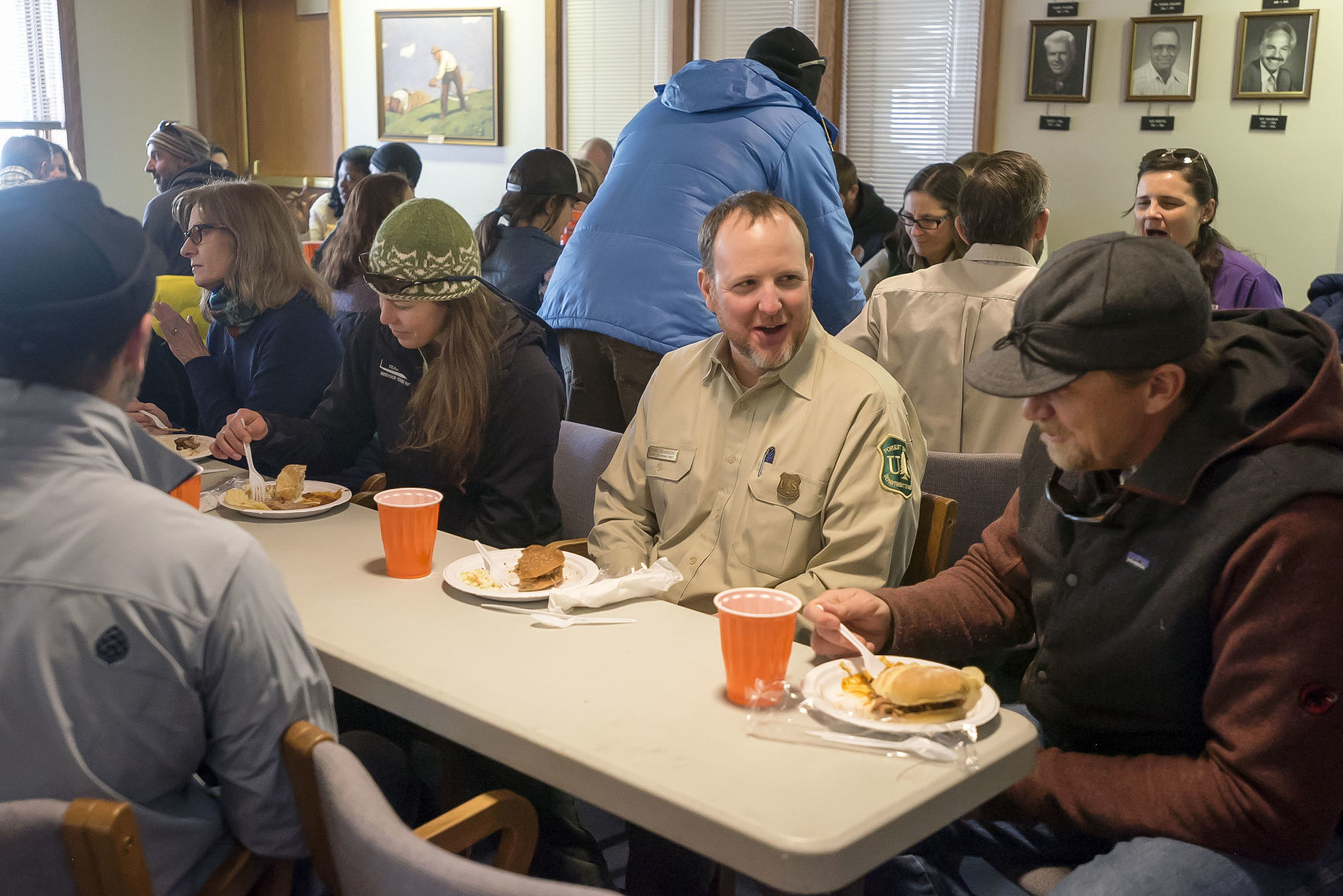 Free lunch for federal employees